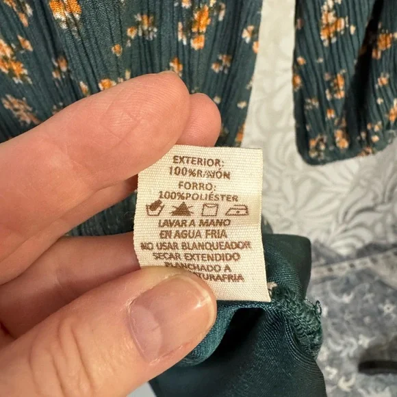 NWT Hem and Thread Long Sleeve Floral Midi Flare Dress with Eyelet Lace Trim - Picture 8 of 8